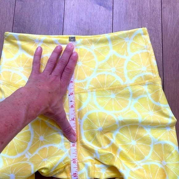 NWOT Wildfox lemon print white yellow sports workout leggings/tights yoga sz S - Picture 9 of 10